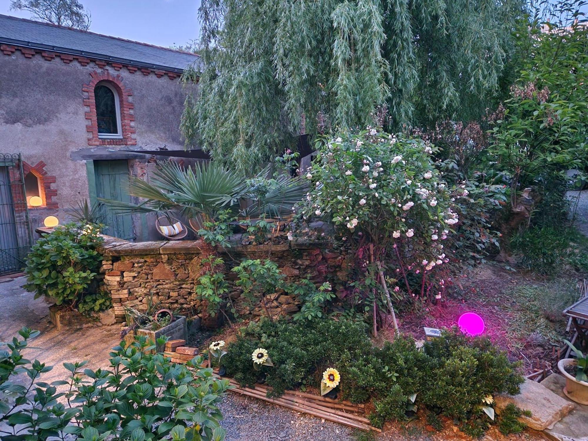 Le Jardin Aux Camelias Apartment La Roche-sur-Yon Exterior foto